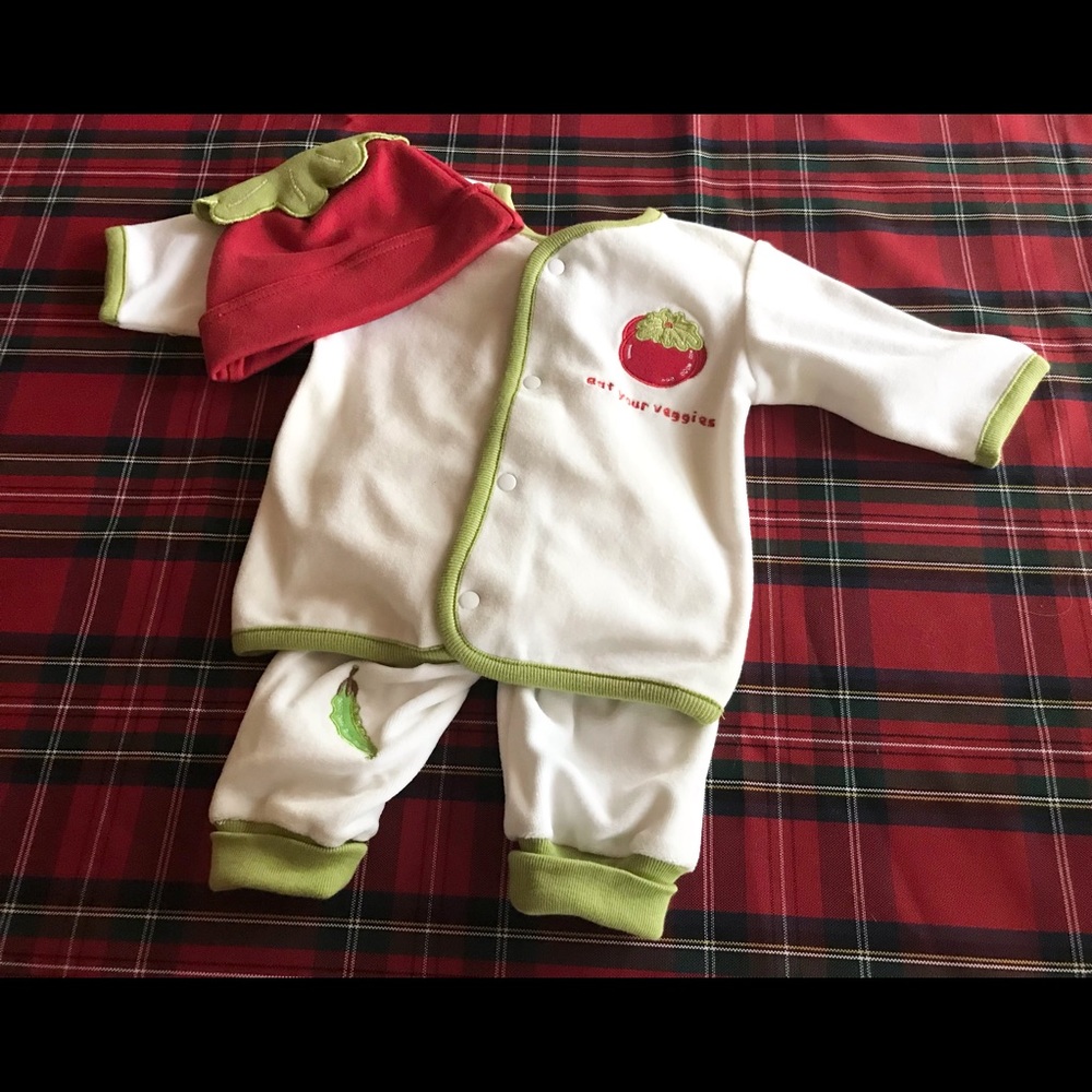 Pottery Barn Kids Eat Your Veggies Soft Cotton Velour Baby Outfit Unisex NWOT